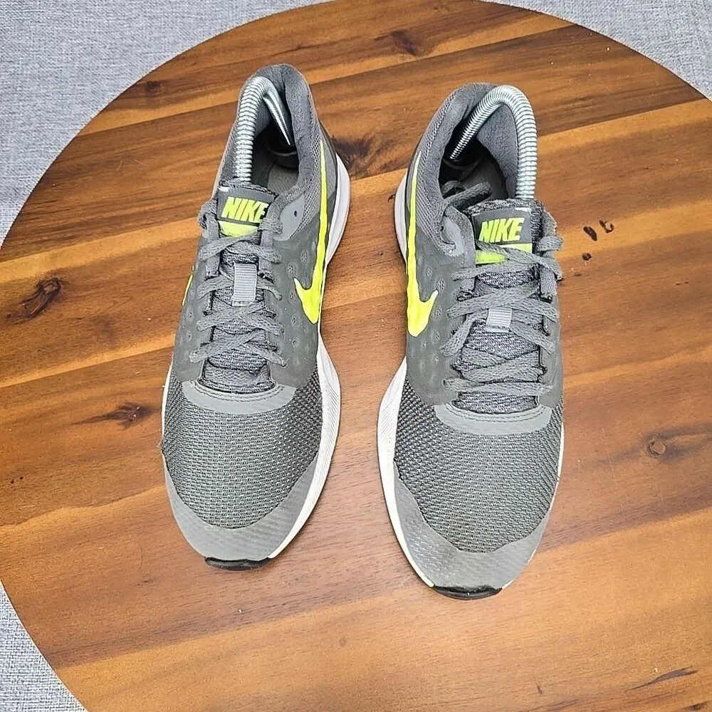 Nike Youth Athletic Kids Shoe Size 6.5Y 869969-002 Gray Green - Picture 4 of 15